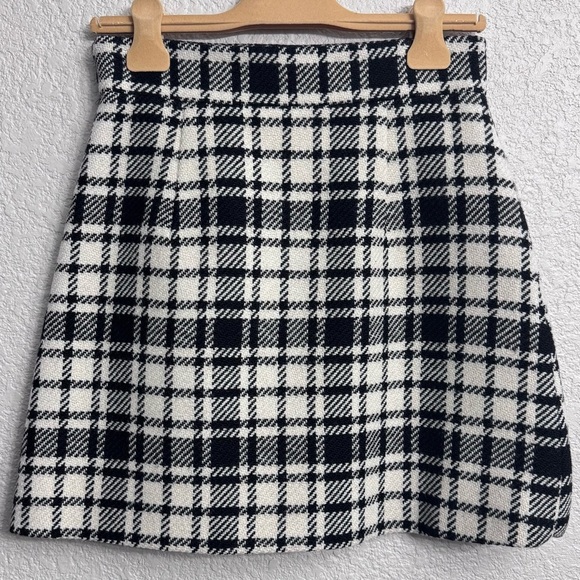 Miu Miu NWT Shetland Check Wool Mini Skirt Italy 40 – Retail $2240 - Picture 5 of 11